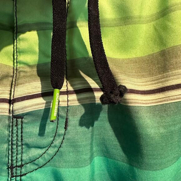 Speedo Size Medium Striped Swimming Trunks Men's Grey Lime Green Summer Vacation - Picture 8 of 9